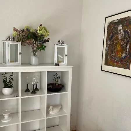 Schoene Altbauwohnung Mit Grosser Dachterrasse Fuer Bis Zu 8 Personen 罗拉赫