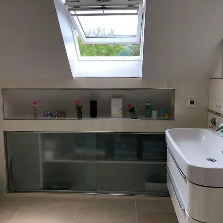 شقة Schoene Altbauwohnung Mit Grosser Dachterrasse Fuer Bis Zu 8 Personen *