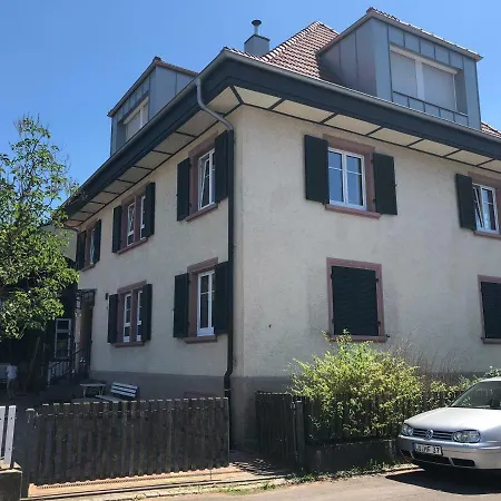 شقة Schoene Altbauwohnung Mit Grosser Dachterrasse Fuer Bis Zu 8 Personen *