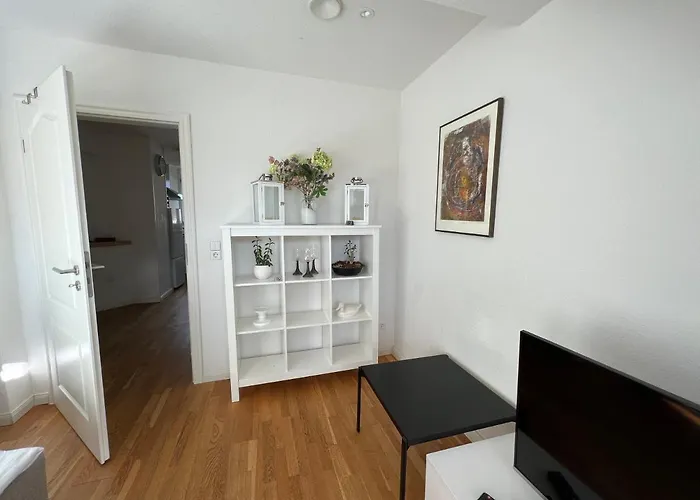 Schoene Altbauwohnung Mit Grosser Dachterrasse Fuer Bis Zu 8 Personen Διαμέρισμα *