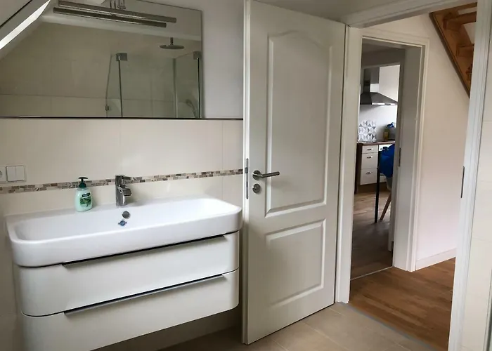 Schoene Altbauwohnung Mit Grosser Dachterrasse Fuer Bis Zu 8 Personen Διαμέρισμα