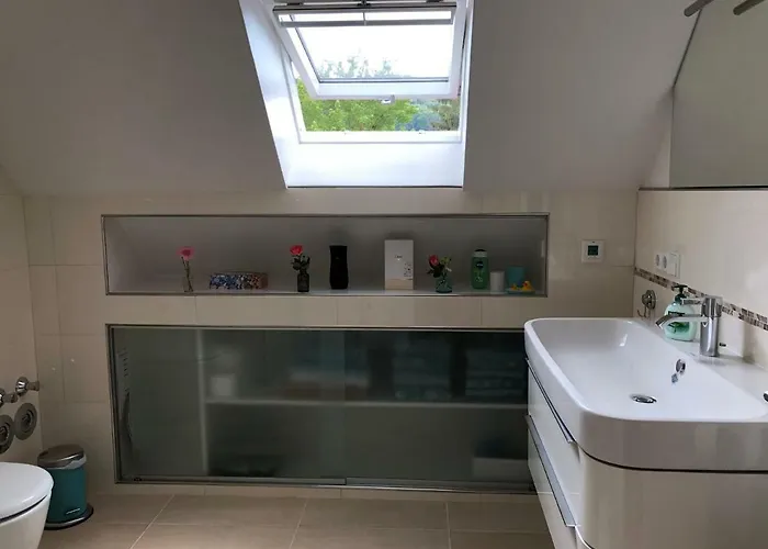 Διαμέρισμα Schoene Altbauwohnung Mit Grosser Dachterrasse Fuer Bis Zu 8 Personen *