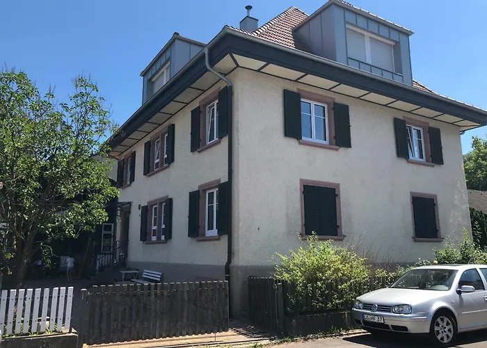 Διαμέρισμα Schoene Altbauwohnung Mit Grosser Dachterrasse Fuer Bis Zu 8 Personen *